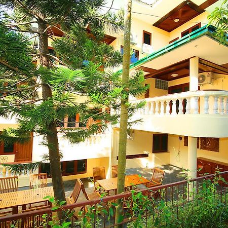 Hotel Hundred Moon Yangon Exterior foto