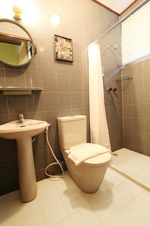 Hotel Hundred Moon Yangon Zimmer foto