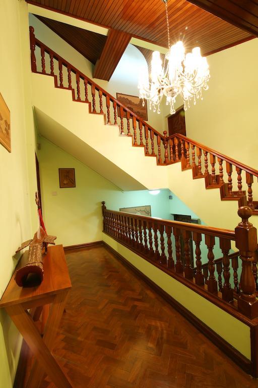 Hotel Hundred Moon Yangon Exterior foto