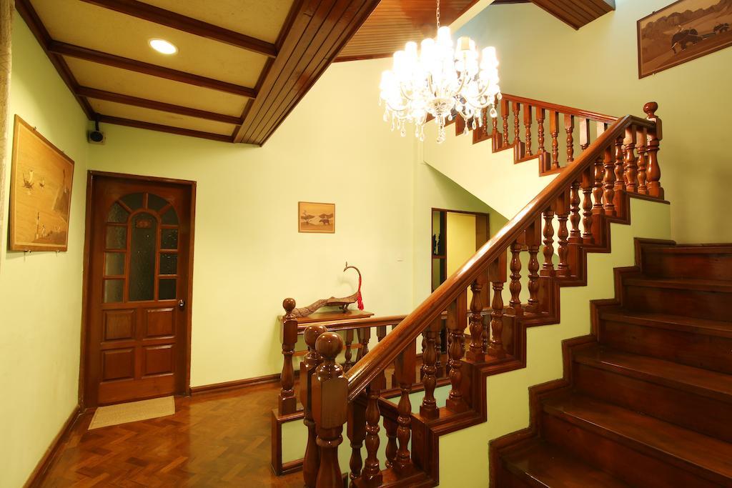 Hotel Hundred Moon Yangon Exterior foto