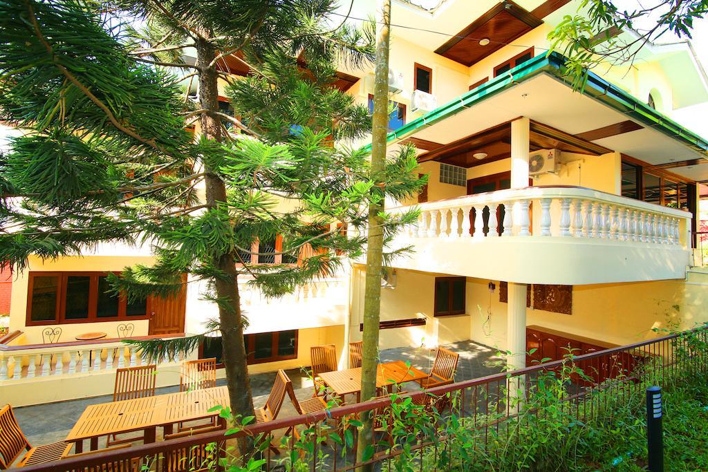 Hotel Hundred Moon Yangon Exterior foto